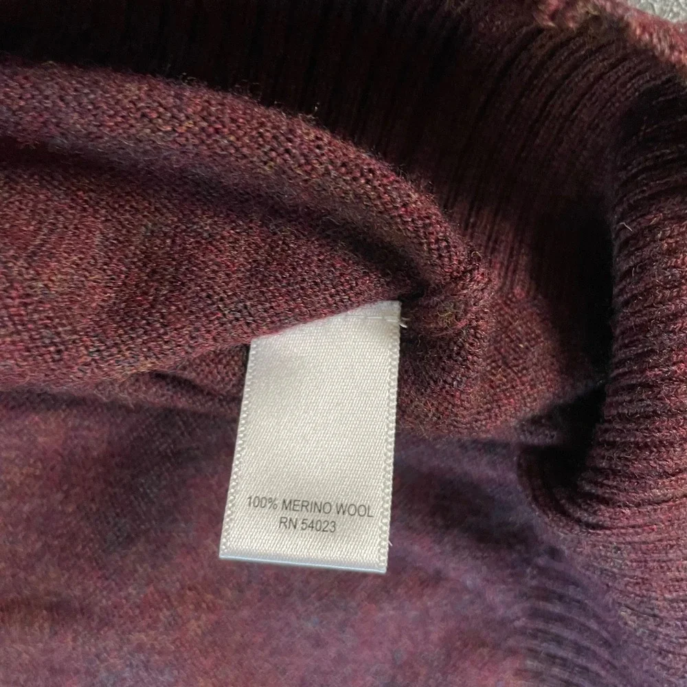 Banana Republic V Neck Sweater Mens Large Burgundy Extra Fine Merino Wool